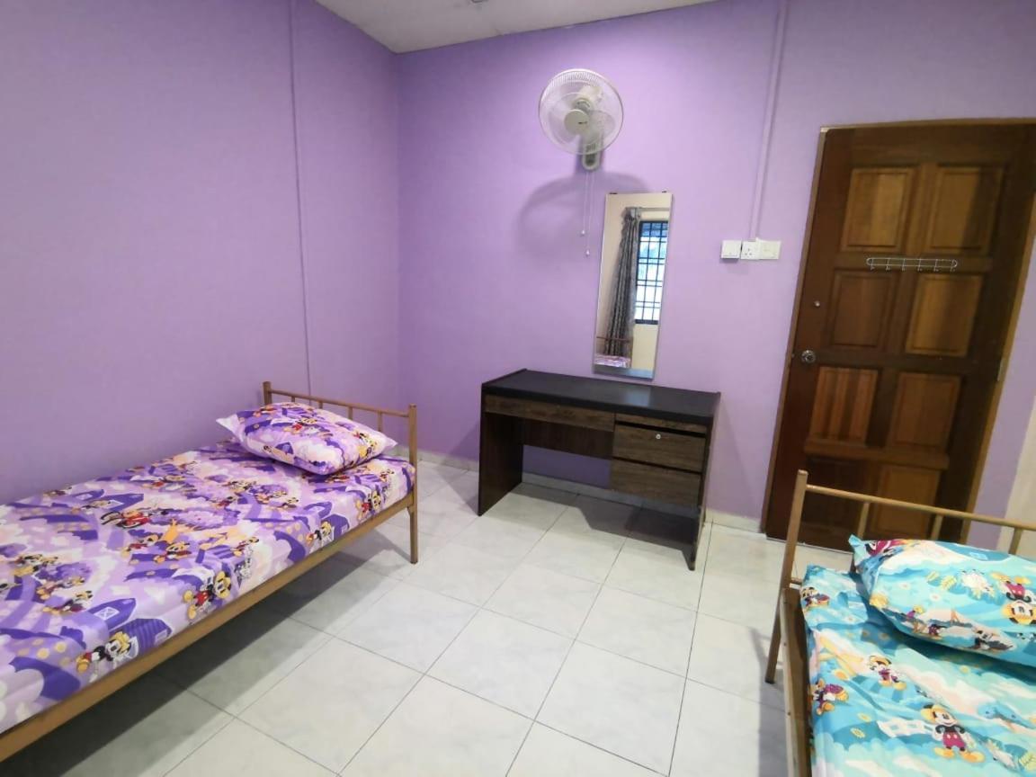 Cosy Homestay Ulu Tiram Buitenkant foto