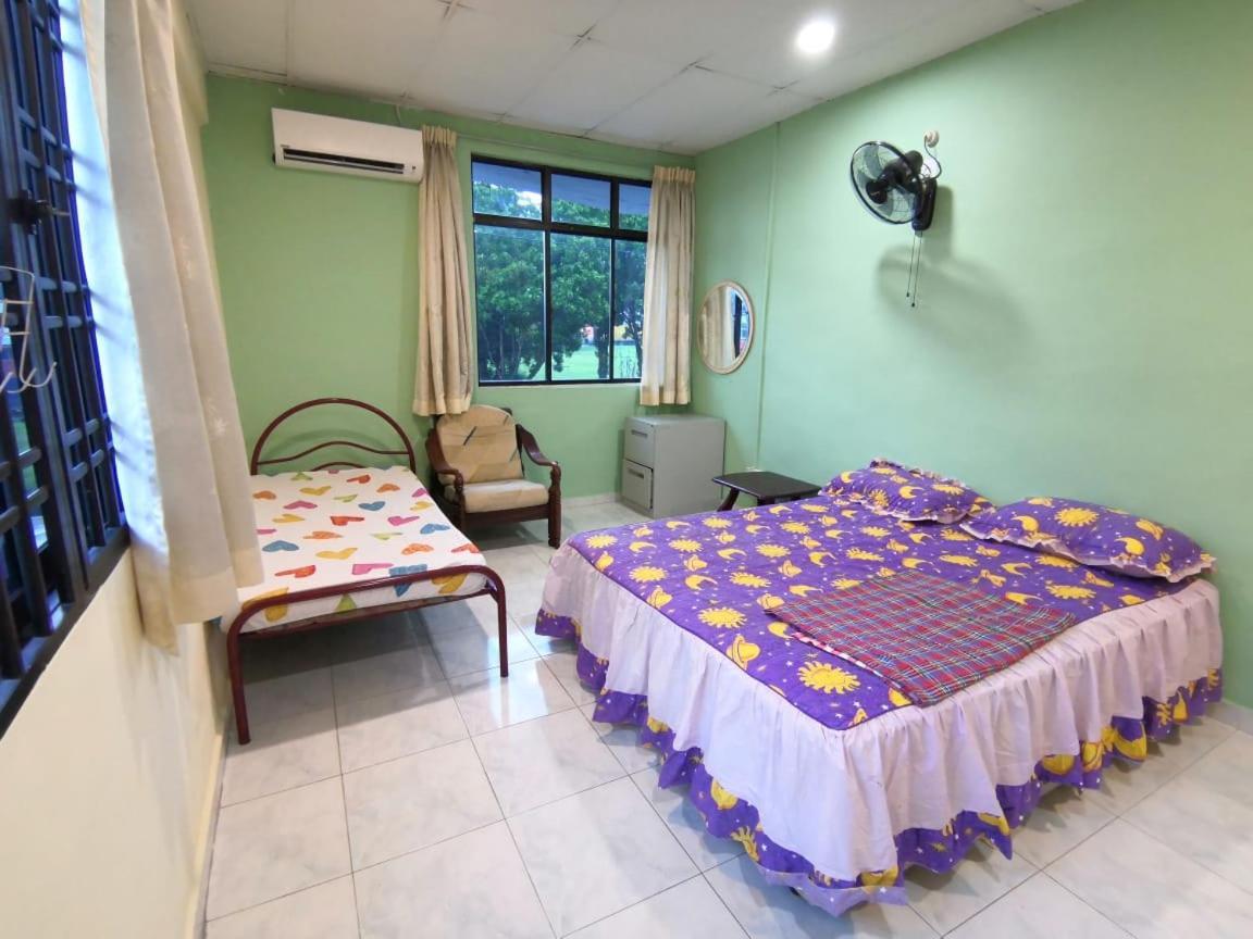 Cosy Homestay Ulu Tiram Buitenkant foto