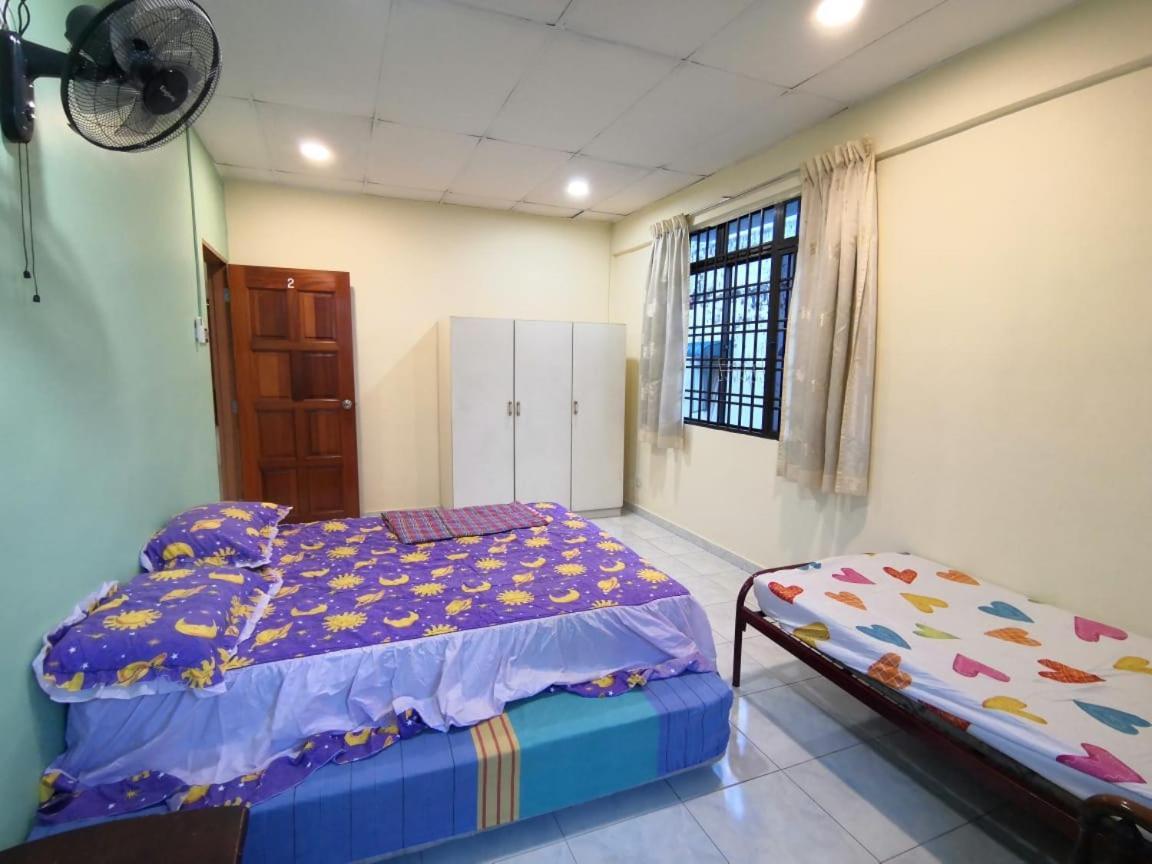 Cosy Homestay Ulu Tiram Buitenkant foto
